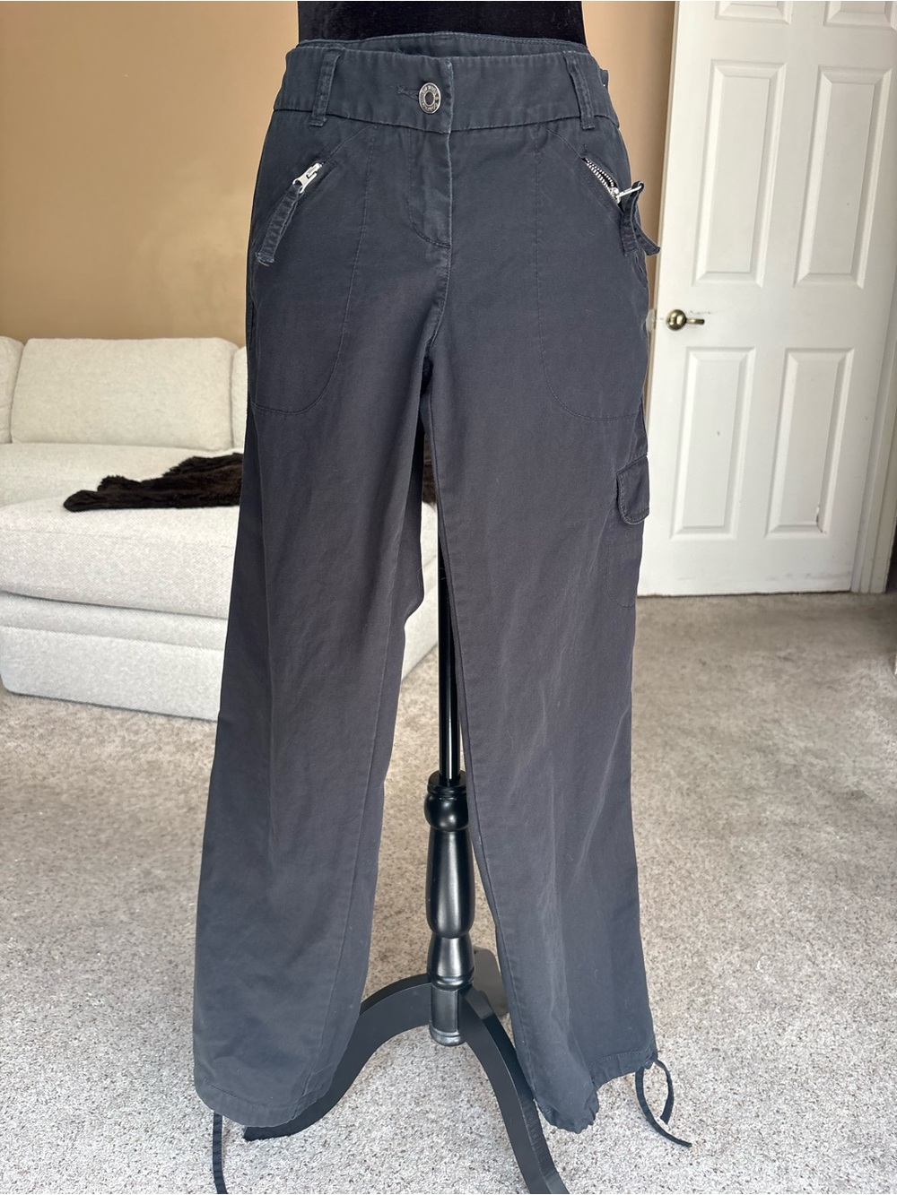 Women’s New York & Company Black Utility Cargo Pants size 4